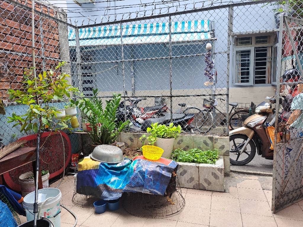 NHÀ NGAY QUẬN TÂN PHÚ NẰM ĐƯỜNG HOÀ BÌNH NGAY ĐẦM SEN 60M2 GIÁ RẤT ĐẸP 7.1 TỶ 