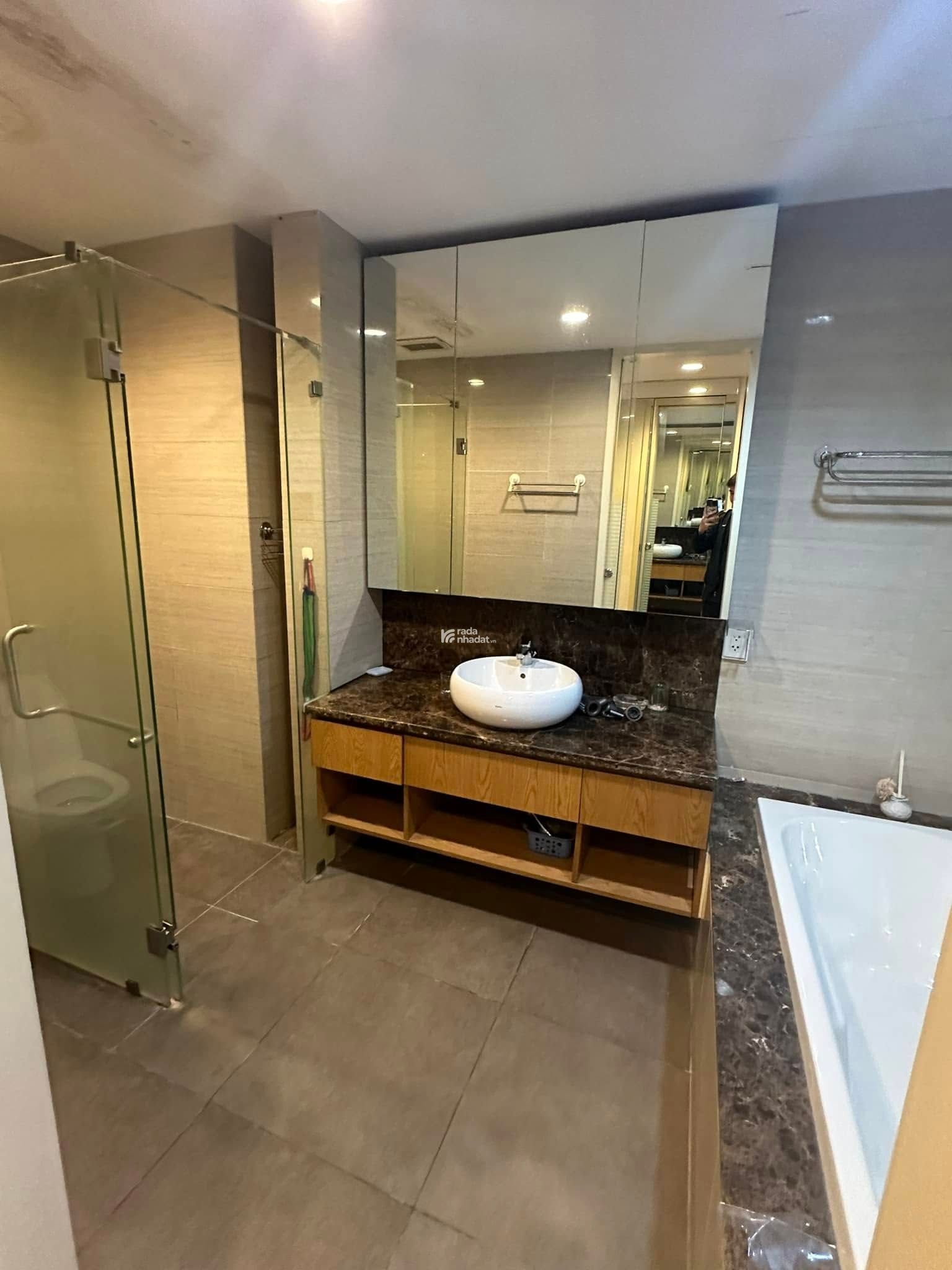 Bán căn 3pn view nội khu lớn, tầng 2- Khu Emerald, DT 104m2 như hình giá 5tỷ450. Căn góc - mát mẻ.