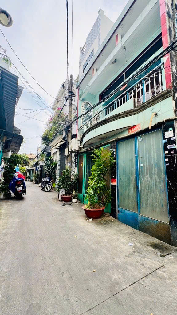 BÁN NHÀ CẤP 4,ĐƯỜNG HẬU GIANG,PHƯỜNG 12, Q6 (4,4m x 18,5m) GIÁ 7,6 TỶ TL