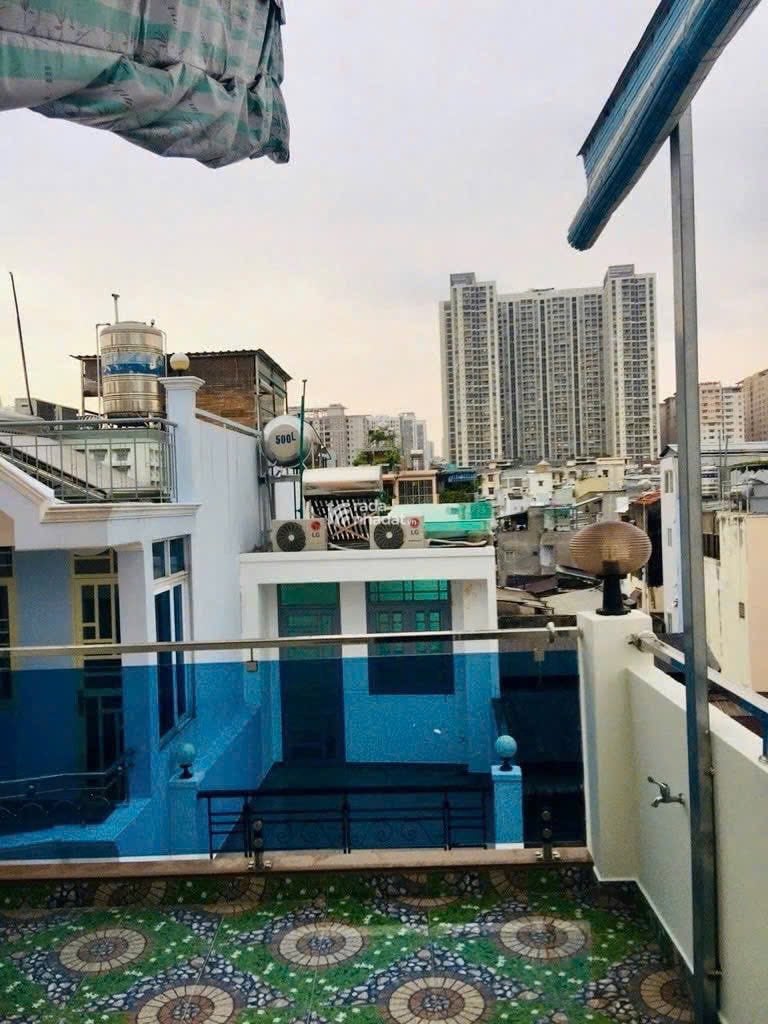 Cần tiền bán gấp hẻm xe hơi - gần cầu Nguyễn Văn Cừ đường Trần Hưng Đạo, Giá 3 tỷ 560 