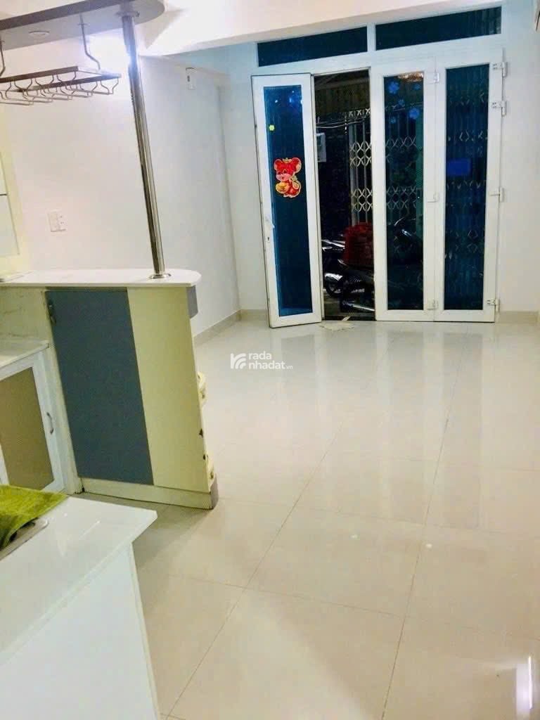 Cần tiền bán gấp hẻm xe hơi - gần cầu Nguyễn Văn Cừ đường Trần Hưng Đạo, Giá 3 tỷ 560 