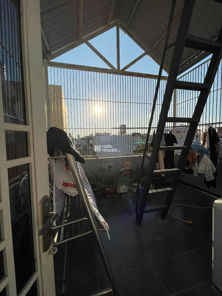 NHÀ 4 TẦNG 5PN 72M2 7.5 TỶ GẦN TÊN LỬA HẺM 8M Ô TÔ THÔNG THOÁNG