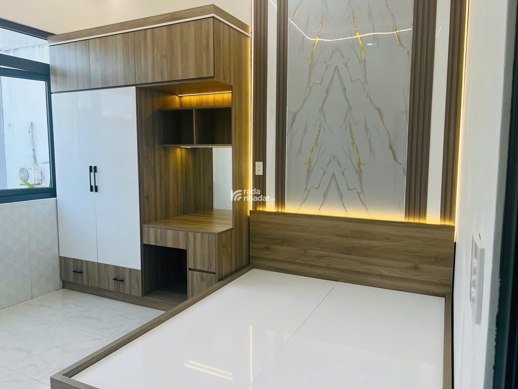 BÁN NHÀ LÊ VĂN QUỚI 40M2 4.X TỶ HẺM XE HƠI 1 TRỤC SÁT MẶT TIỀN BÌNH TÂN  