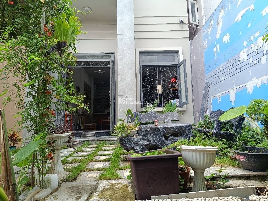 BÁN GẤP NHÀ NGAY MÃ LÒ BÌNH TÂN  HẺM XE HƠI