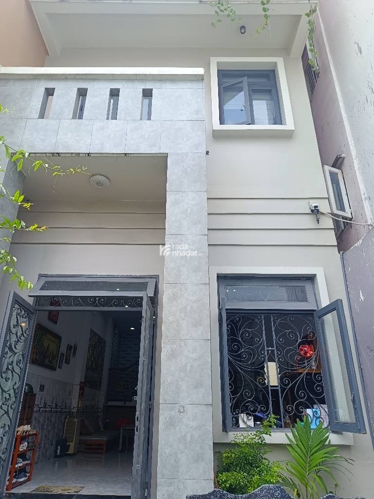 BÁN GẤP NHÀ NGAY MÃ LÒ BÌNH TÂN  HẺM XE HƠI