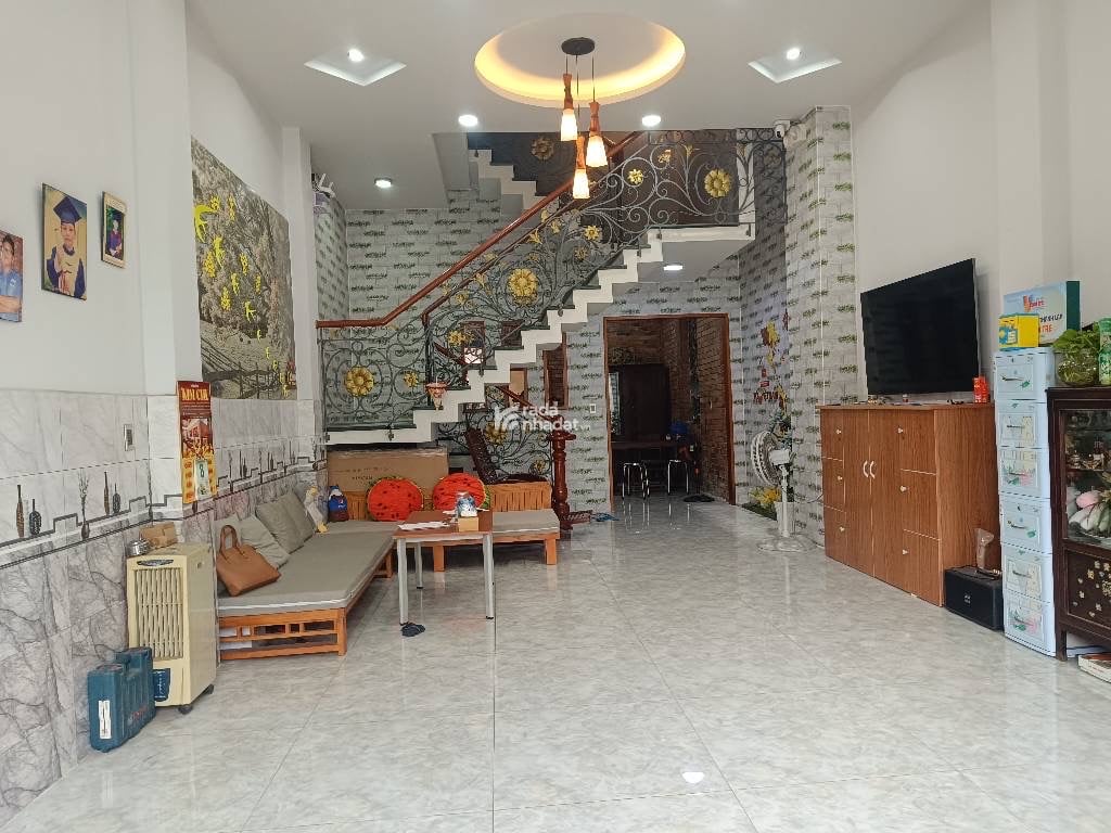 BÁN GẤP NHÀ NGAY MÃ LÒ BÌNH TÂN  HẺM XE HƠI