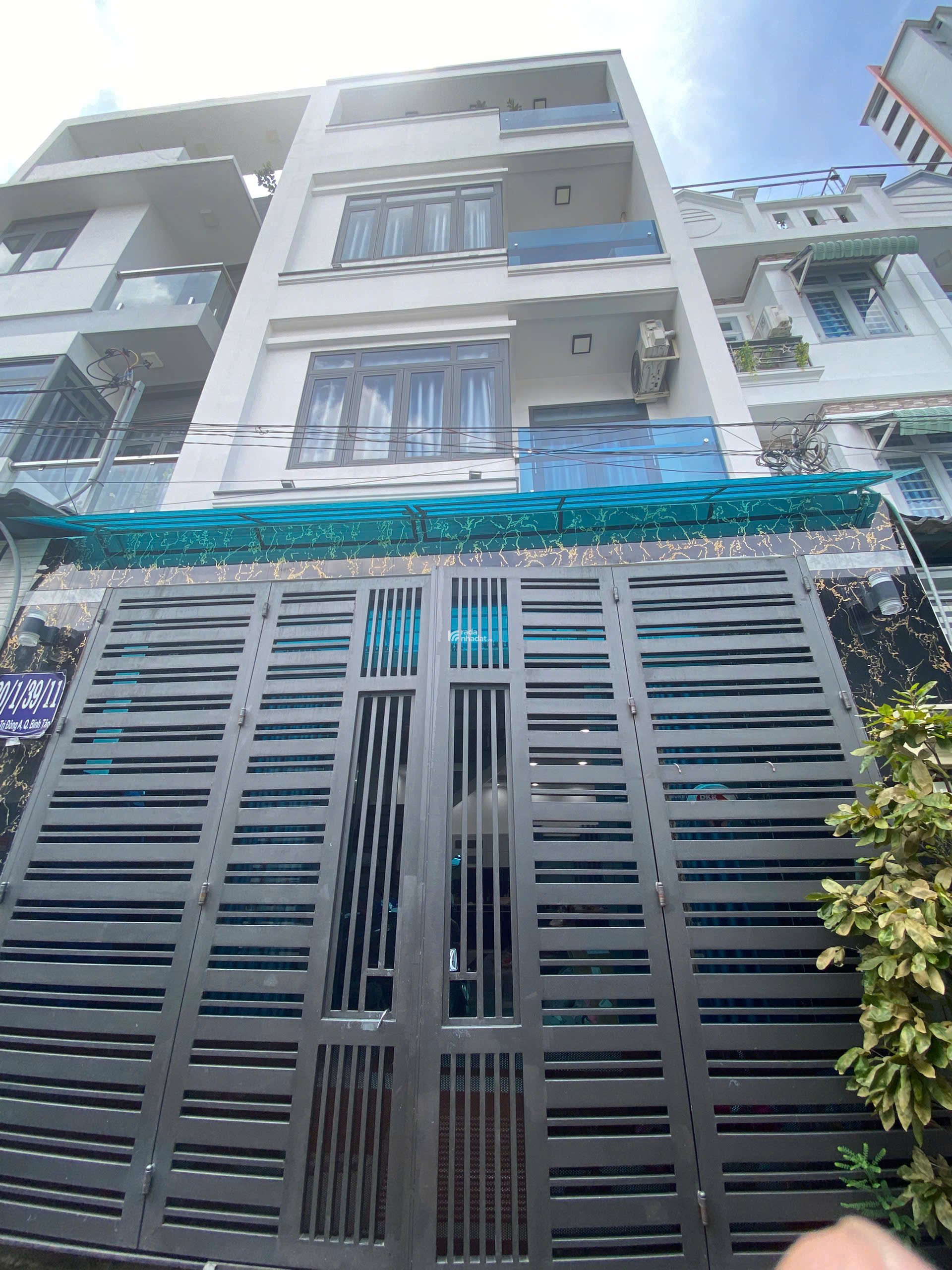 Bán nhà đẹp quận Bình Tân -  200m2 