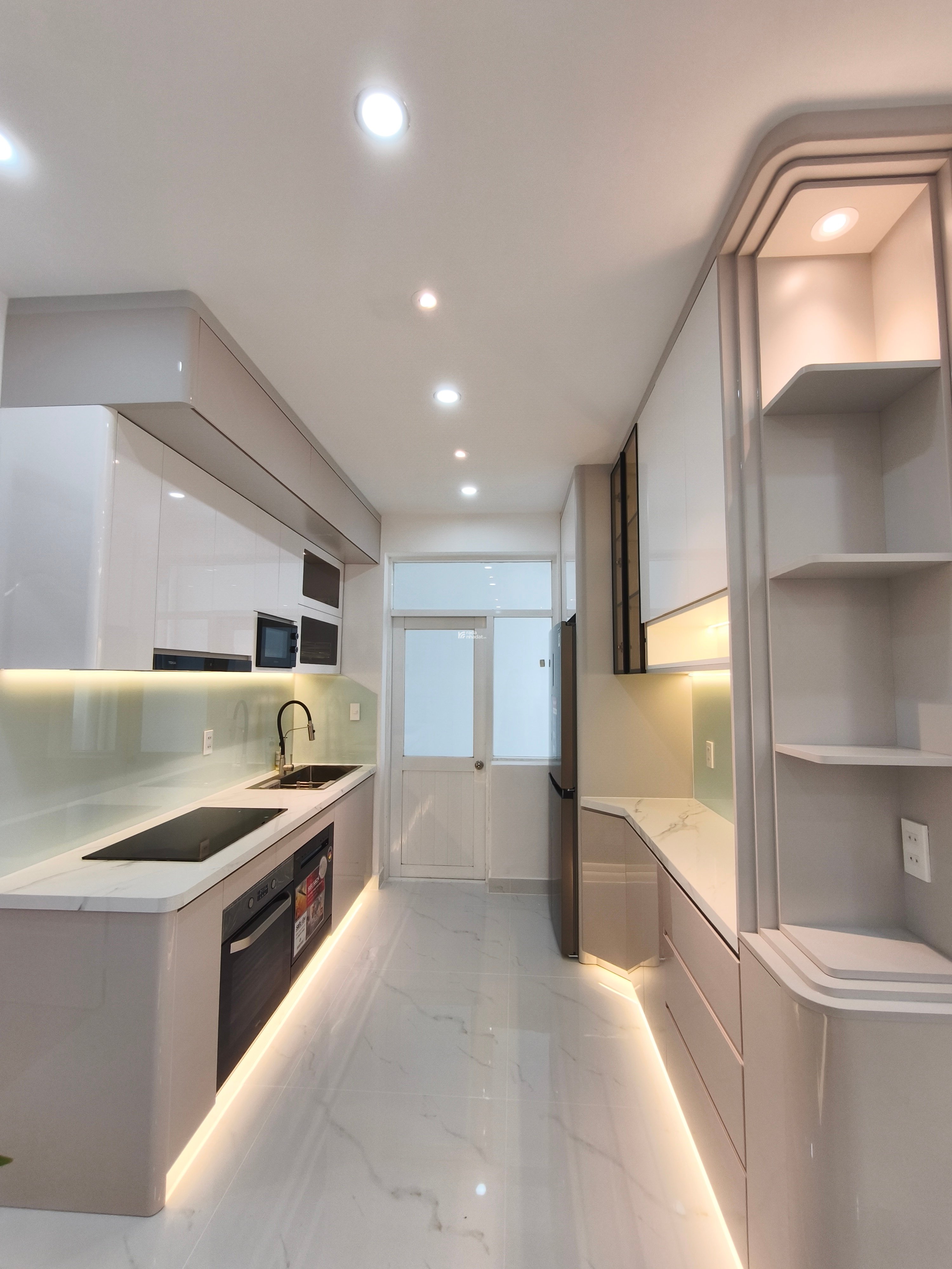 CHO THUÊ GẤP CH SKY GARDEN 3 - 2PN/2WC - FULL NỘI THẤT MỚI 100% - NHÀ ĐẸP