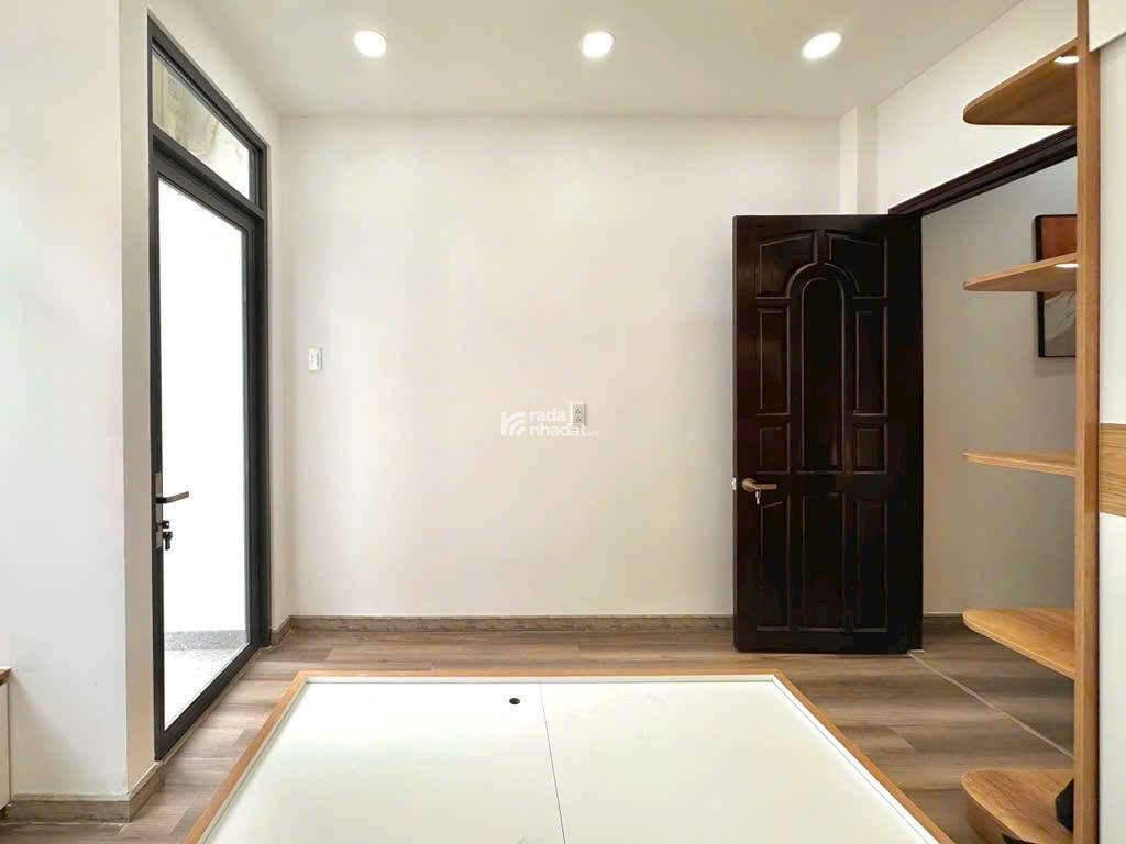 PHÚ NHUẬN HUỲNH VĂN BÁNH P.11 SIÊU HIẾM - Hẻm Nhựa 10M Xe Tải Tránh Cạnh MẶT TIỀN - Mới Đẹp