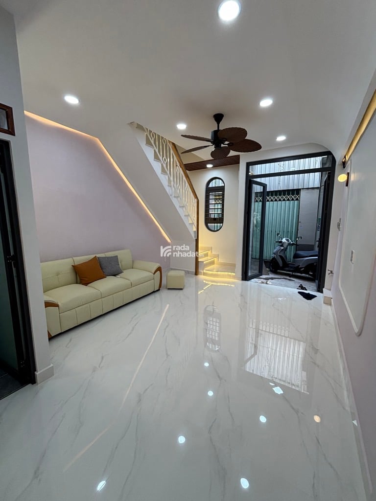 NHÀ MỚI ĐẸP - TRUNG TÂM Q.11 - NGAY ĐẦM SEN - 2PN - XÁCH VALI VÔ Ở