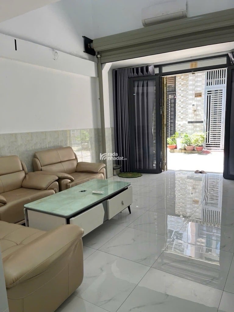 Bình Thành -Bình Tân   DT: 34M2 3 tầng 4 9    GIÁ 3.85 tỷ Kết cấu: 1 trệt, 1 lửng  1 lầu