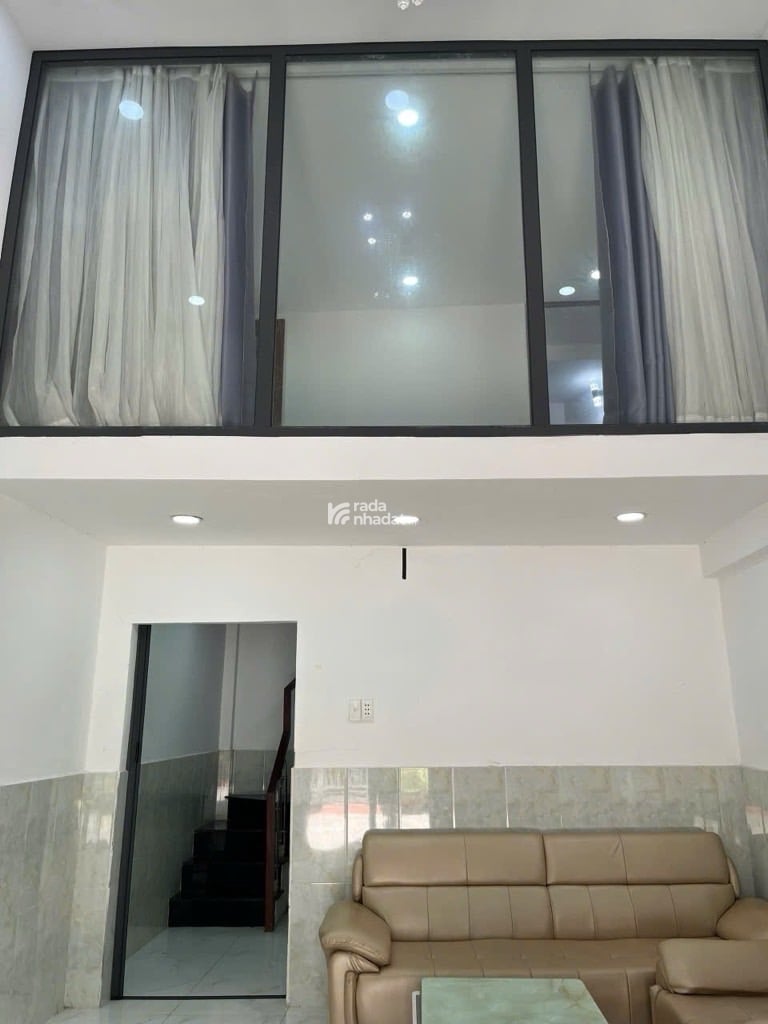 Bình Thành -Bình Tân   DT: 34M2 3 tầng 4 9    GIÁ 3.85 tỷ Kết cấu: 1 trệt, 1 lửng  1 lầu