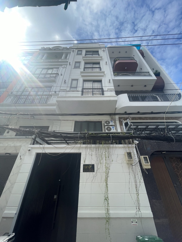 CHDV 8 tầng- Dòng tiền 100 triệu/tháng -Giá chỉ 22.8 tỷ- Trần Bình Trọng - Bình Thạnh