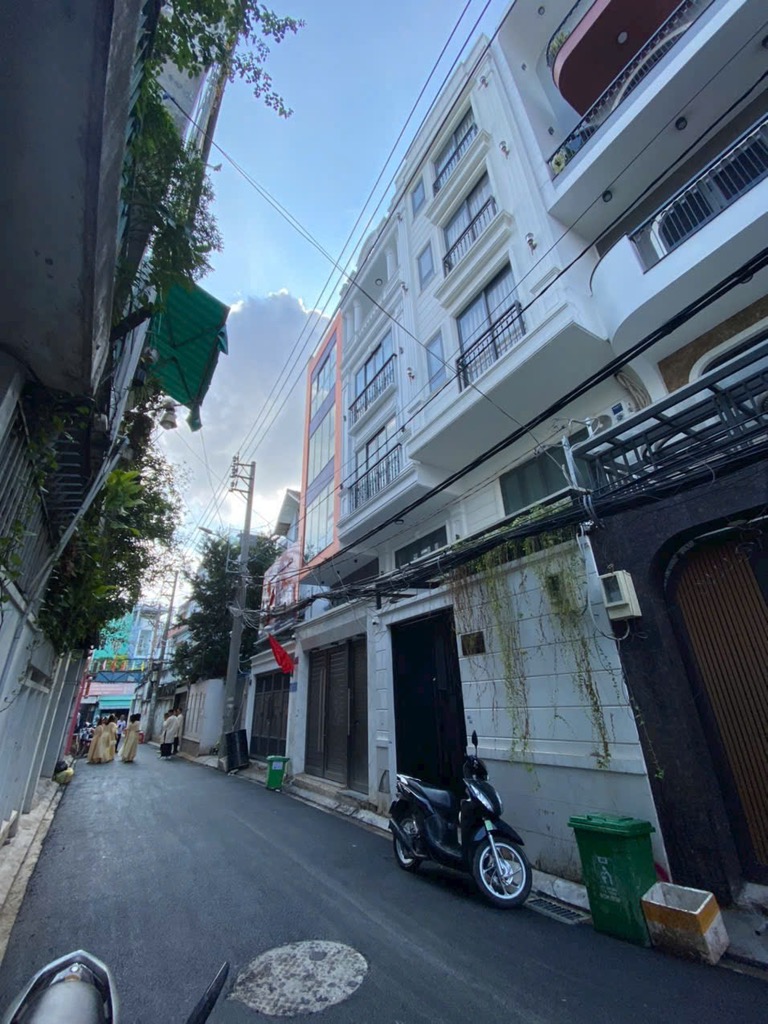 CHDV 8 tầng- Dòng tiền 100 triệu/tháng -Giá chỉ 22.8 tỷ- Trần Bình Trọng - Bình Thạnh