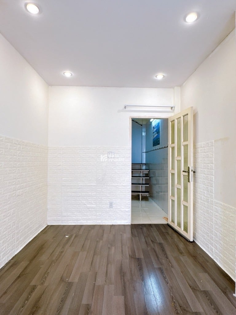 NHÀ ĐẸP 3 TẦNG BTCT, 35M2, TRUNG TÂM Q.7, SHR, CHỈ NHỈNH 5T