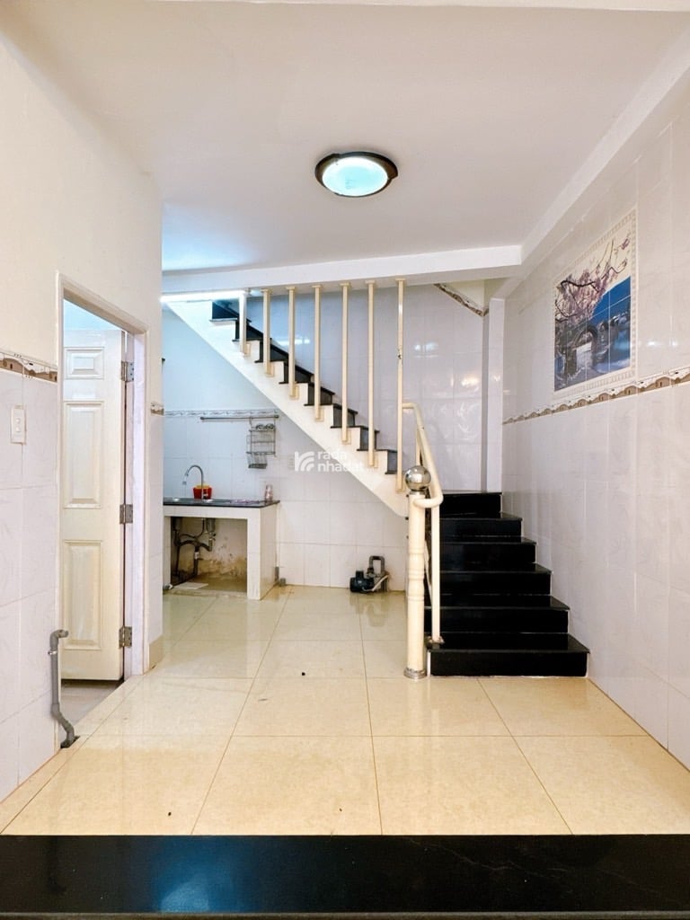NHÀ ĐẸP 3 TẦNG BTCT, 35M2, TRUNG TÂM Q.7, SHR, CHỈ NHỈNH 5T