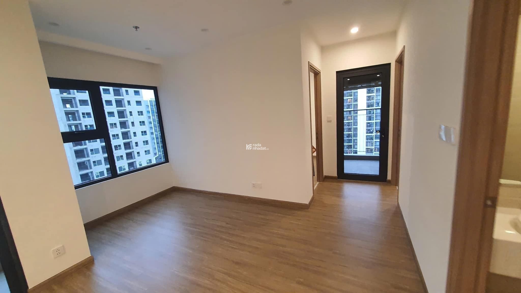 Bán căn Studio tại phân khu SA dự án Vinhomes Smart City. Giá tốt 2,2tỷ(bao phí). Lh 0389 691 ***