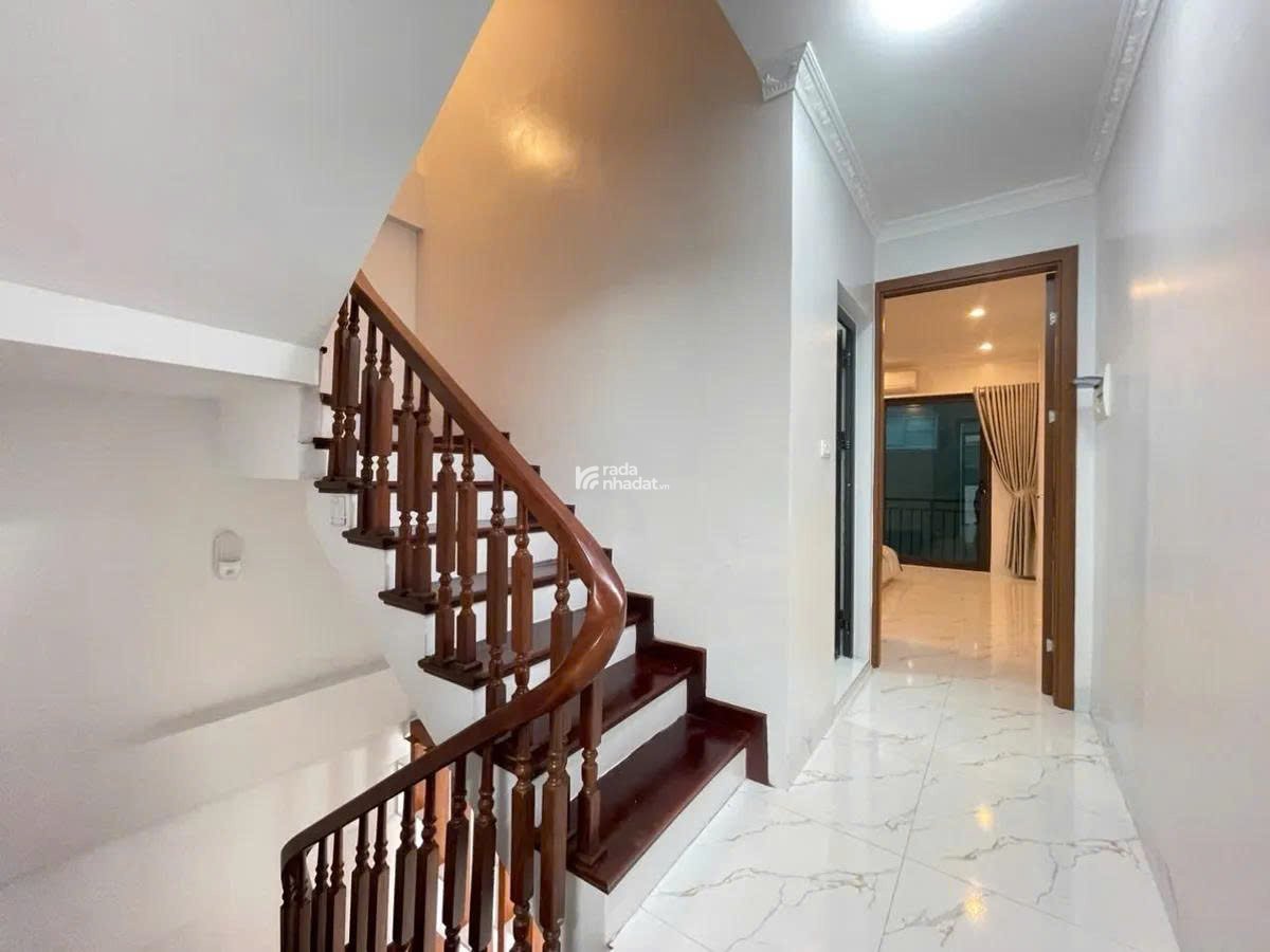 Bán nhà phố Chùa Bộc  DT 50m, 5 tầng, MT 4m trung tâm Đống Đa chào giá 12,8 tỷ 