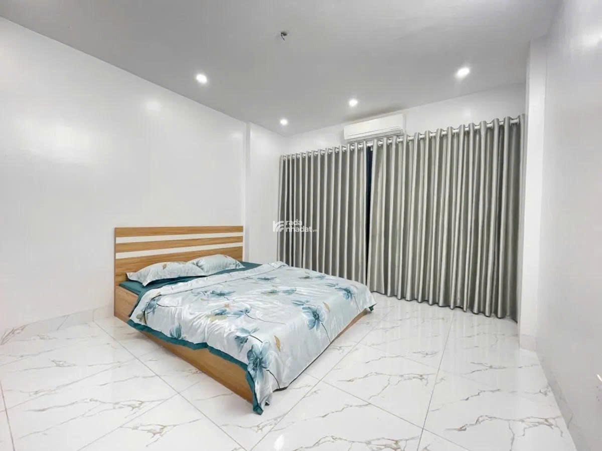 Bán nhà phố Chùa Bộc  DT 50m, 5 tầng, MT 4m trung tâm Đống Đa chào giá 12,8 tỷ 