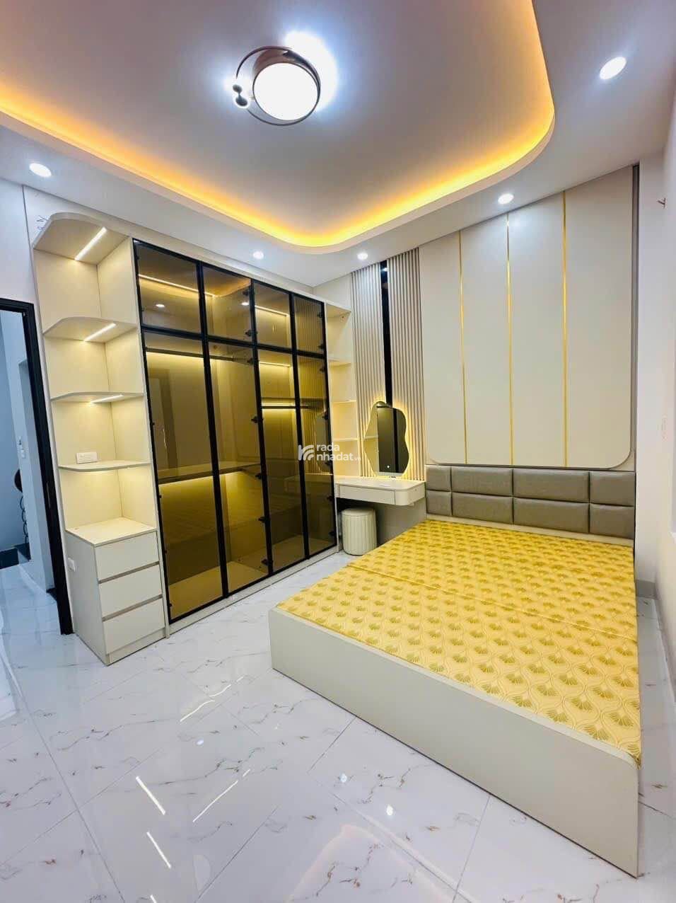 Chính chủ bán căn 60 m2 2 ngủ 2wc tòa B CT36 Định Công BC Đông Nam thoáng mát, SĐCC giá 3.85 tỷ TL