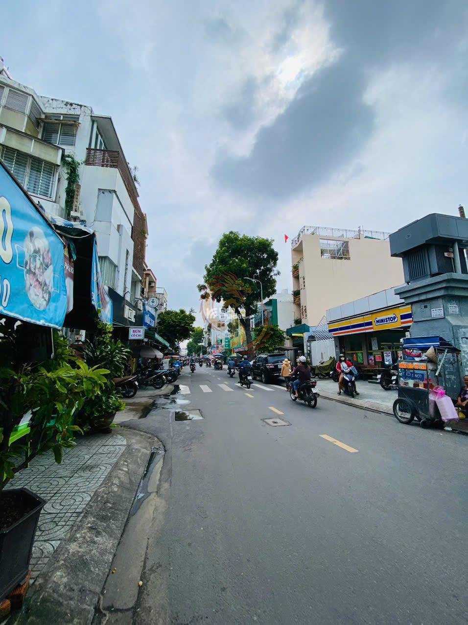 Bán mặt tiền Đ. Nguyễn Trãi Q1 7mm GPXD hầm 7 Tầng.