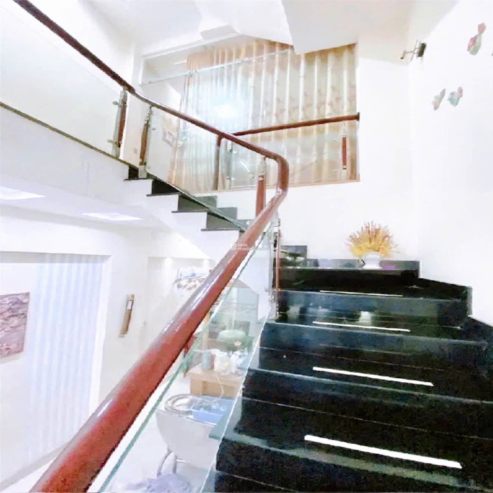 Bán nhà 5 tầng Tô Hiến Thành, QUẬN 10, Sổ vuông vức 3.65 x 14 m, Giá 8.9 tỷ