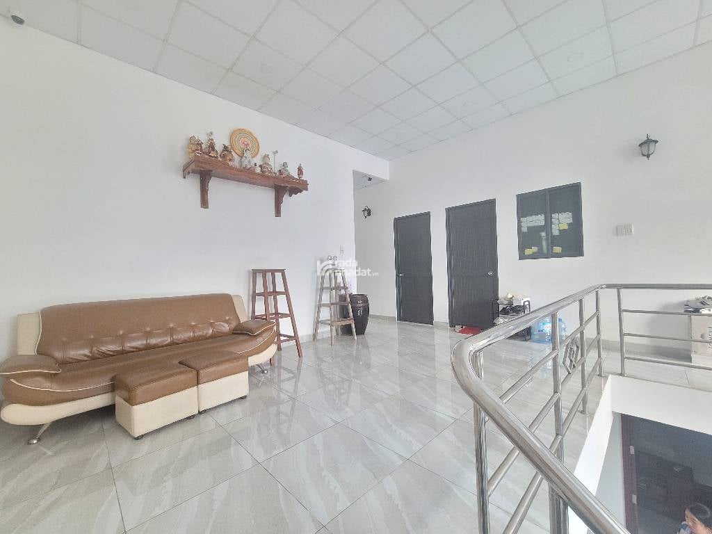 BÁN NHÀ PHẠM VĂN CHÍ QUẬN 6 150M2 15 TỶ NGANG 10M THU 44 TRIỆU 