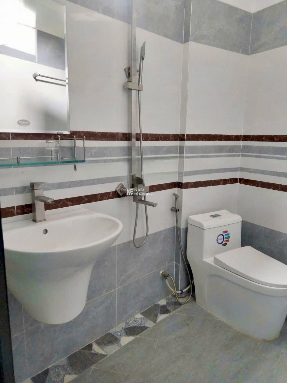 Bán Gấp Nhà 4 Tầng Mặt Tiền Hẻm Rộng Làng Tăng Nhơn Phú, Giá tốt, 4PN, 5WC, Sổ Sẵn, Giá 6.9 Tỷ