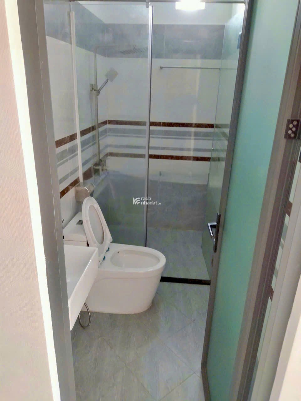 Bán Gấp Nhà 4 Tầng Mặt Tiền Hẻm Rộng Làng Tăng Nhơn Phú, Giá tốt, 4PN, 5WC, Sổ Sẵn, Giá 6.9 Tỷ