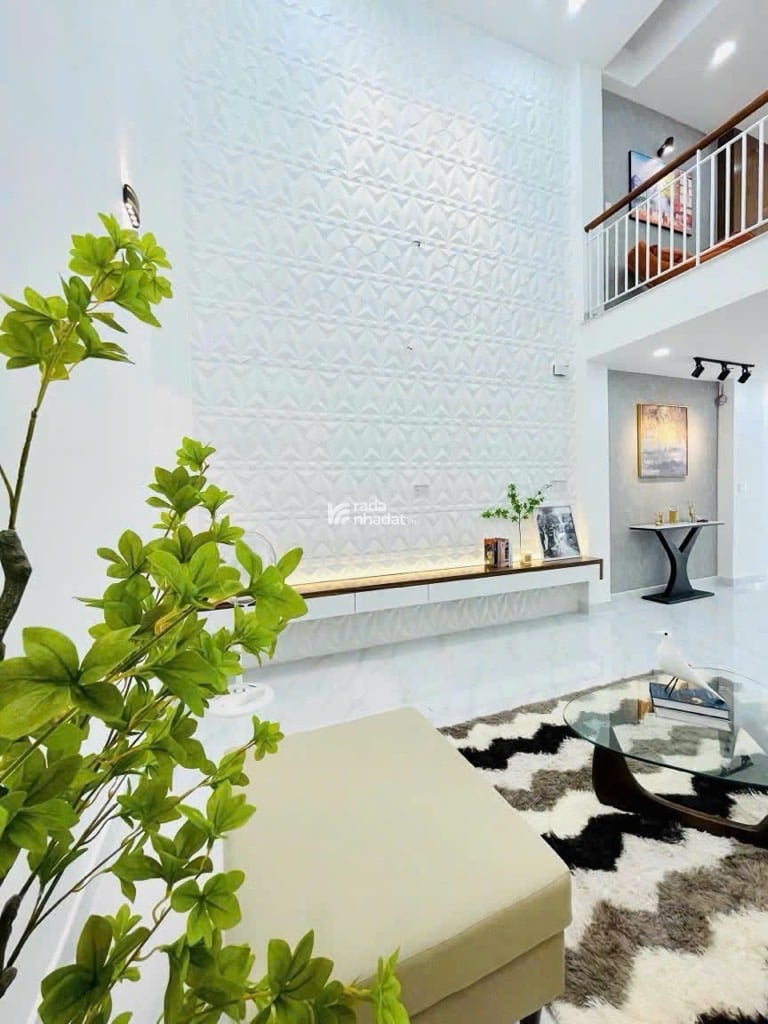 NGAY CÔNG VIÊN LÀNG HOA GÒ VẤP - ÔTÔ NGỦ SÂN - 5 TẦNG - 50M2 - 7.5 TỶ CÒN BỚT