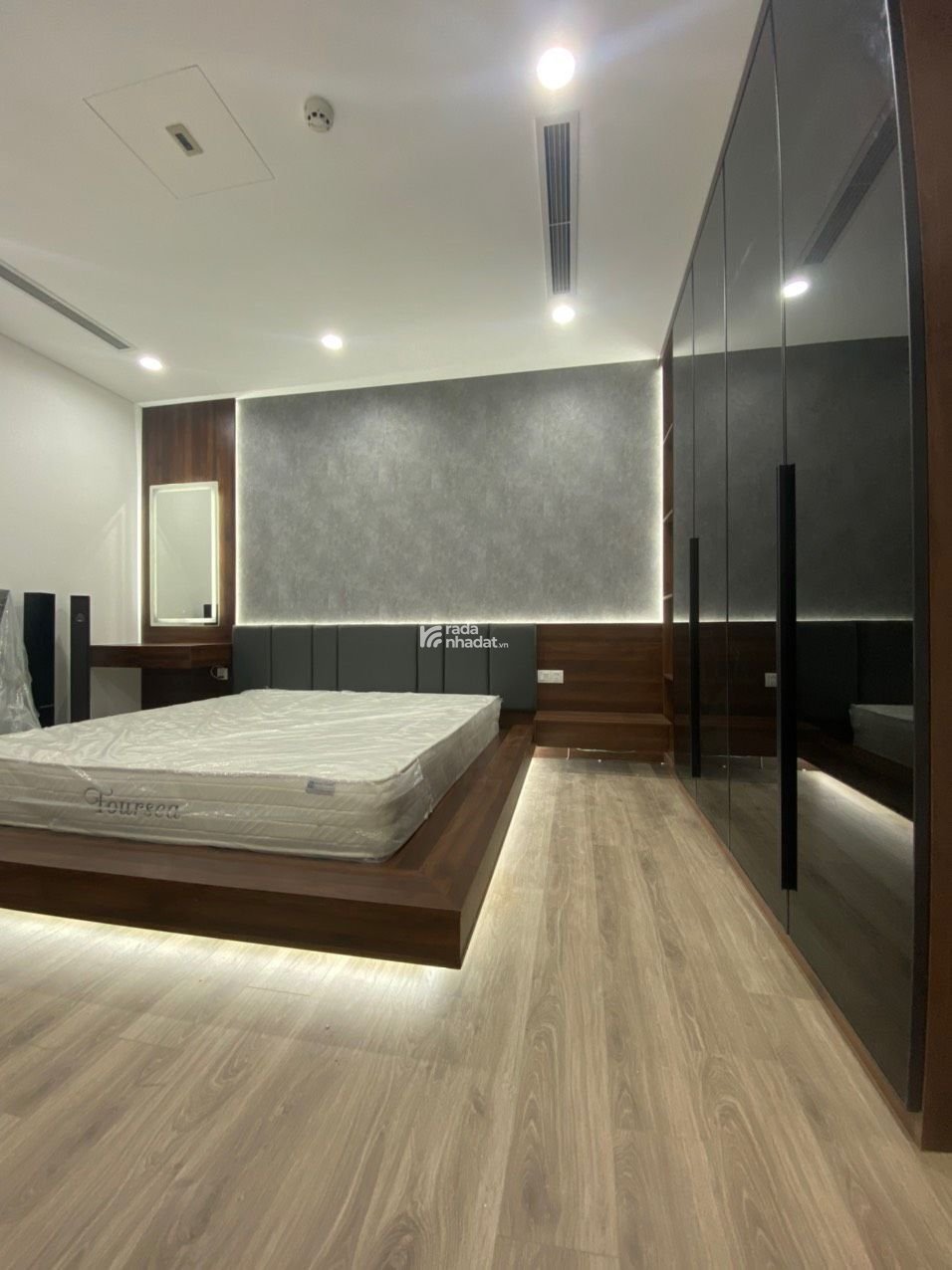 Bán căn hộ 06 tòa A chung cư Sky Central 87,7m2 giá 6.22 tỷ 3PN