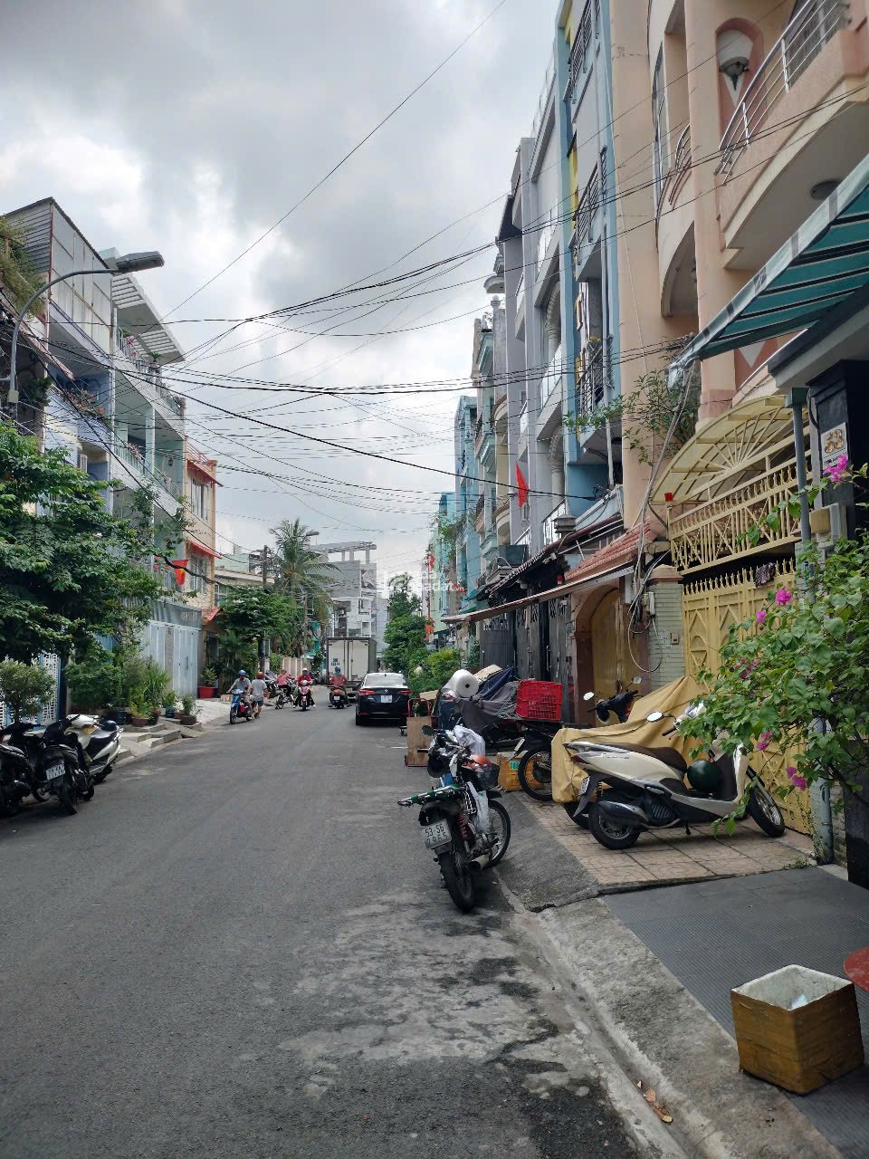 Bán nhà 5 tầng, mặt tiền  P.Bình Phú ( Đang có dòng tiền thu nhập tốt)