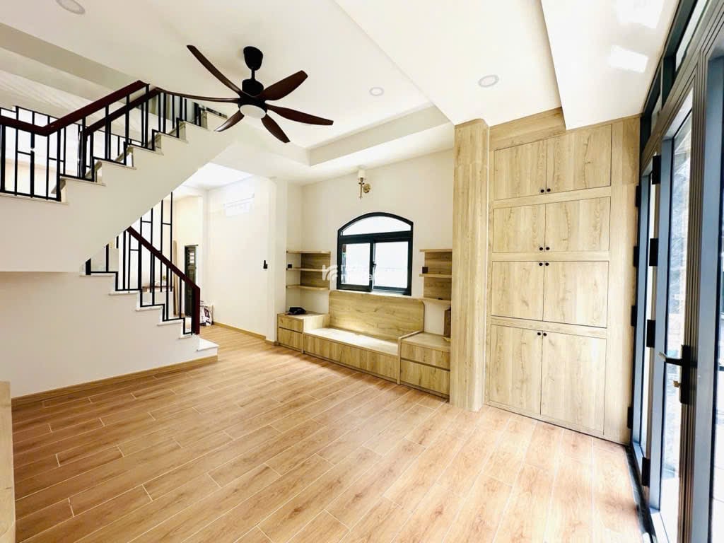 Nhà bán MẶT TIỀN Đoàn Văn Bơ Quận 4, MỚI ĐẸP, hơn 5 tỷ có ngay MẶT BẰNG KINH DOANH thuận tiện