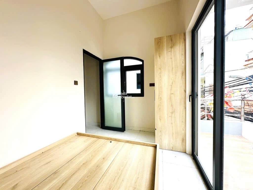 Nhà bán MẶT TIỀN Đoàn Văn Bơ Quận 4, MỚI ĐẸP, hơn 5 tỷ có ngay MẶT BẰNG KINH DOANH thuận tiện