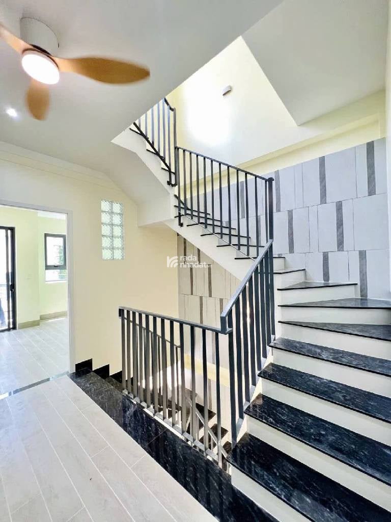 SIÊU PHẨM BÌNH TÂN - 3 TẦNG - HẺM XE HƠI - CHỈ NHỈNH 6 TỶ