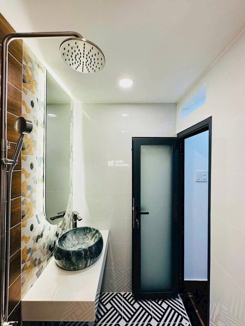 Bán gấp nhà đường Lê Hoàng Phái, phường 17, Gò Vấp 45m2 HXH, sổ hồng riêng