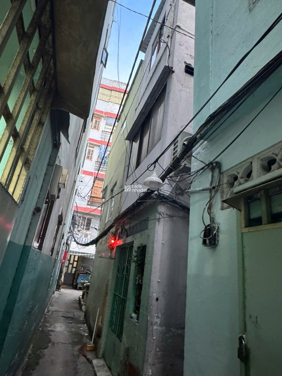 Bán nhà nhỏ 12m2 trong hẻm Quận 10
