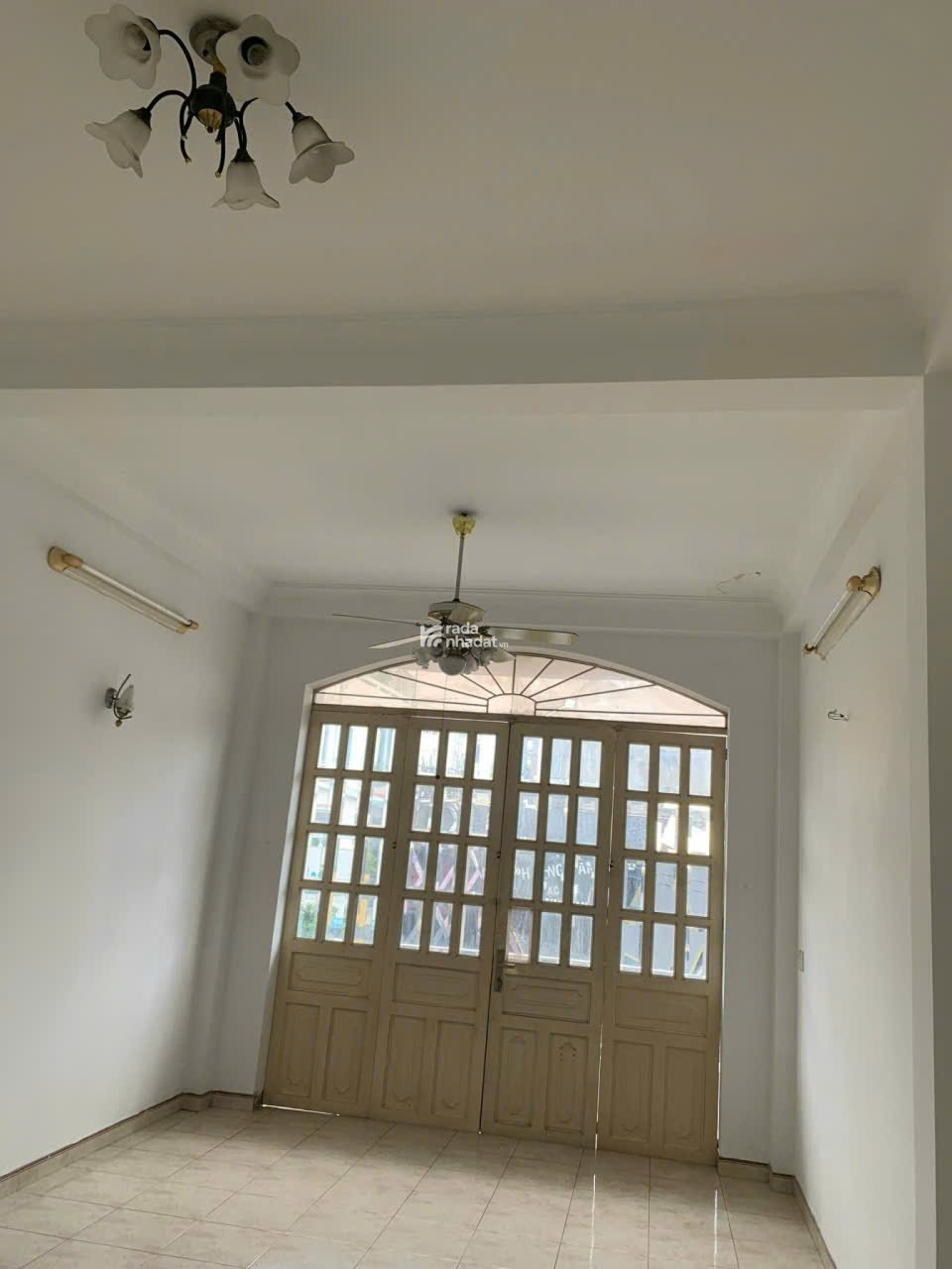 Bán nhà mặt tiền đường Bà Hạt Q10 dt(4.8 x 8.7m) giá 9 tỷ