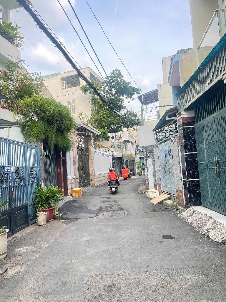 NHÀ NÁT TIỆN XAY MỚI CHDV NGAY ĐẠI HỌC CÔNG THƯƠNG KHÔNG LỘ GIỚI