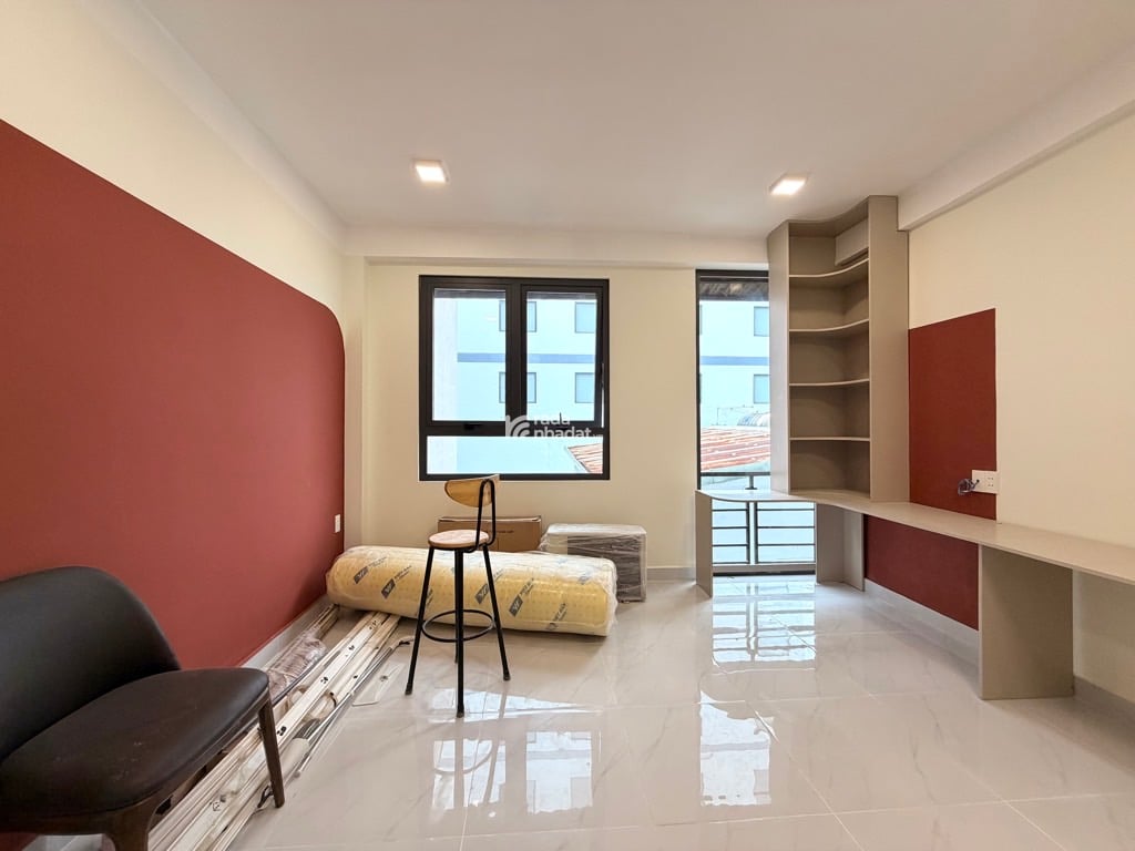 chính chủ bán gấp nhà Nguyễn xí sổ hồng riêng bốn tầng