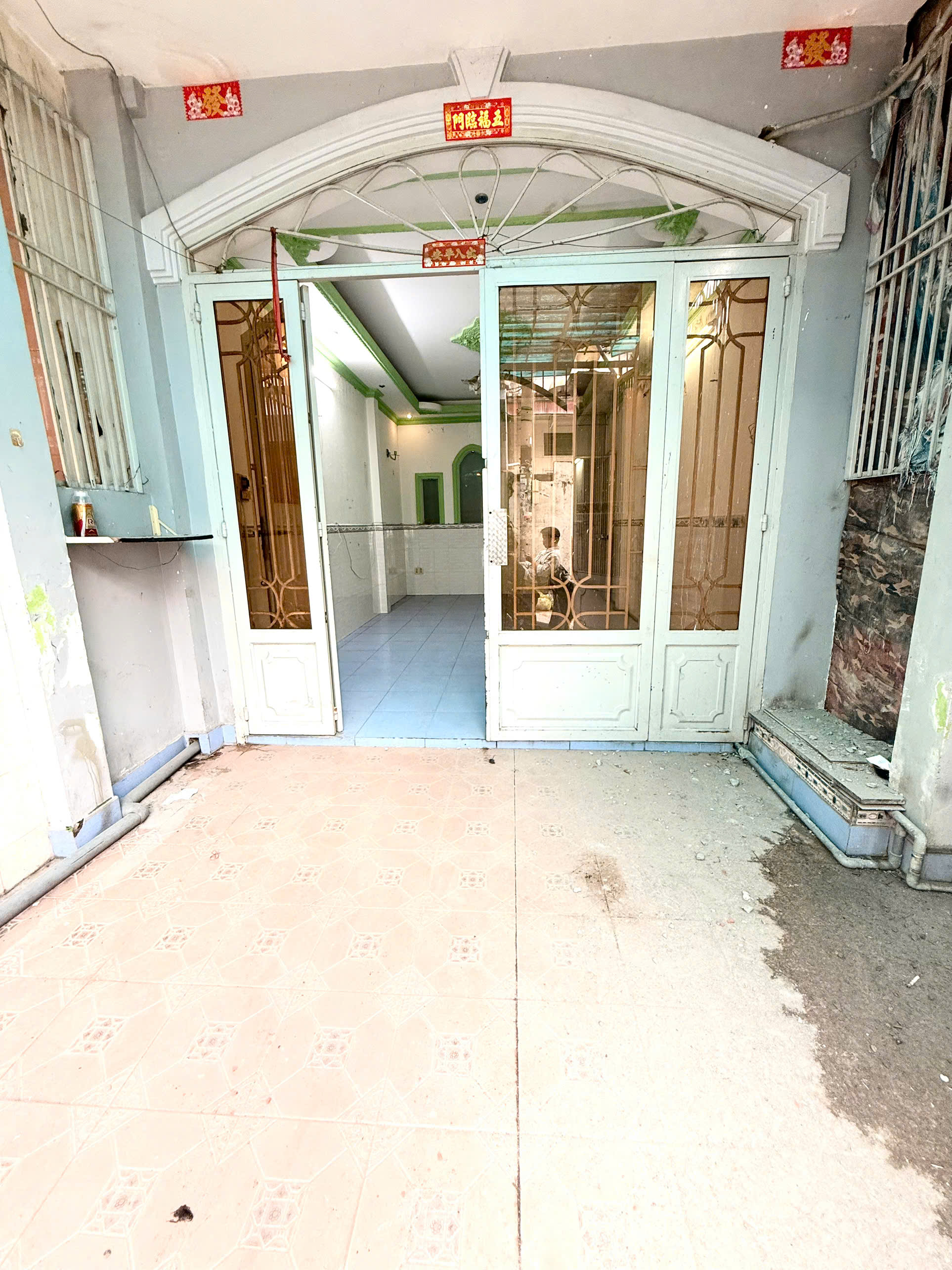 Bán nhà đường 506 Lạc Long Quân, Hẻm 4m đỗ bê tông mới - 3.6x18m , chỉ 6.1 tỷ 