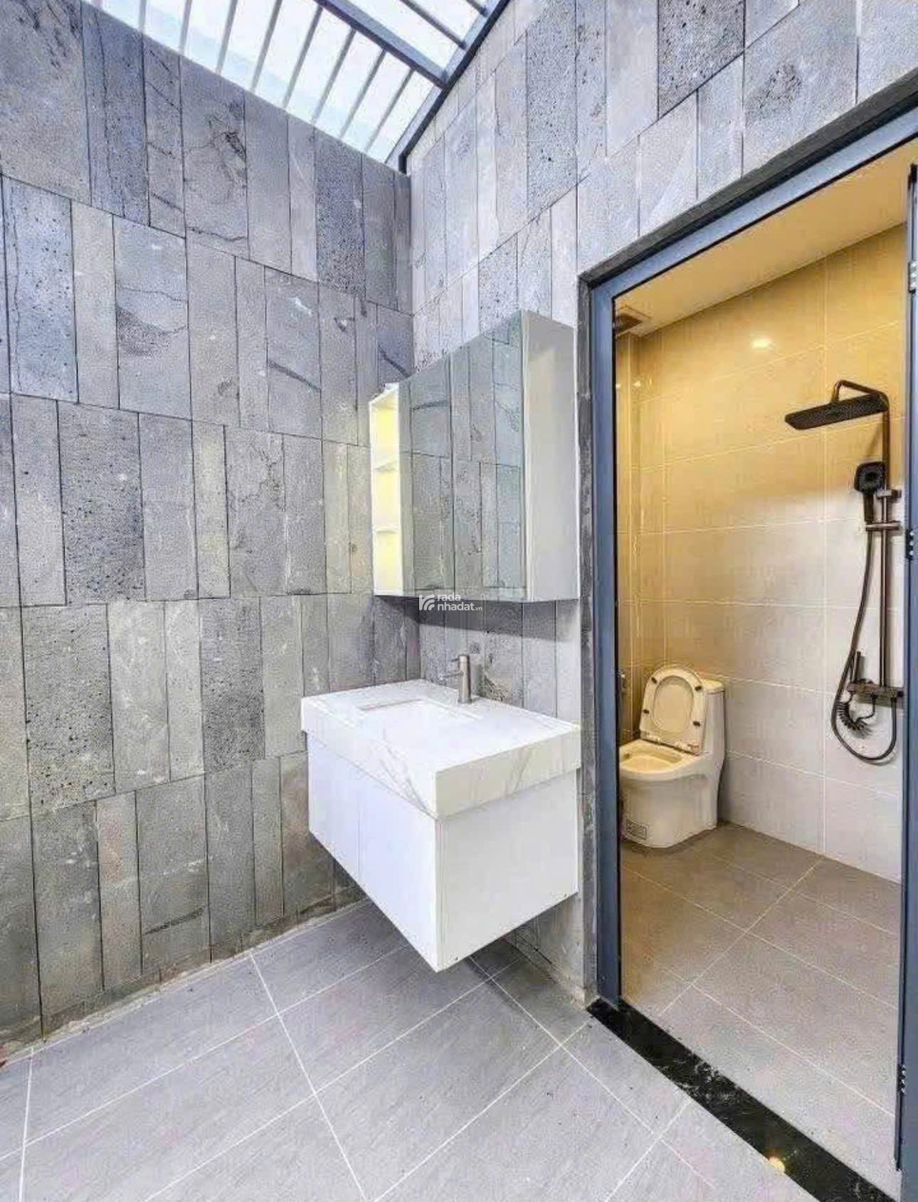 BÁN NHANH CĂN NHÀ LÝ THƯỜNG KIỆT, GÒ VẤP/ 56,5M2/ GIÁ CHỈ 4 TỶ 550TR/ SANG TÊN NGAY/ HẺM OTO