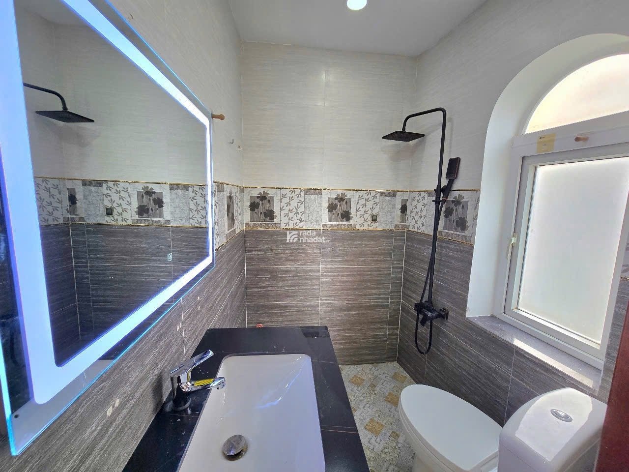 Nhà Hẻm 8m Ngay Nơ Trang Long-Trần Quý Cáp, cách 1 căn ra mặt tiền, ngang 5.3m, Giá 8 tỷ 