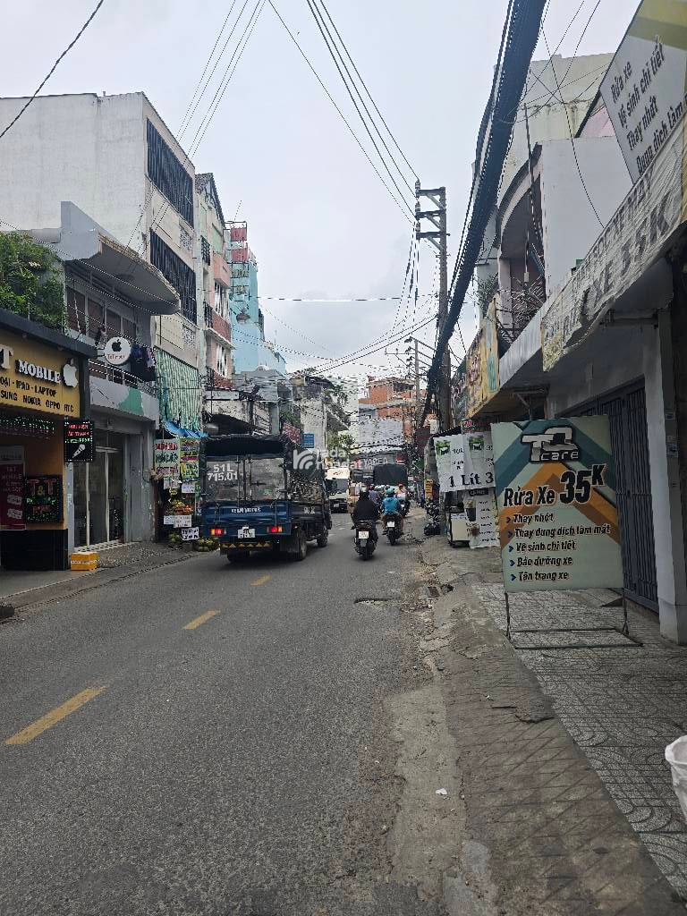 Nhà gần Tân Phú, 1trệt 1lầu, hẻm xe tải 8m, 2 phòng ngủ 