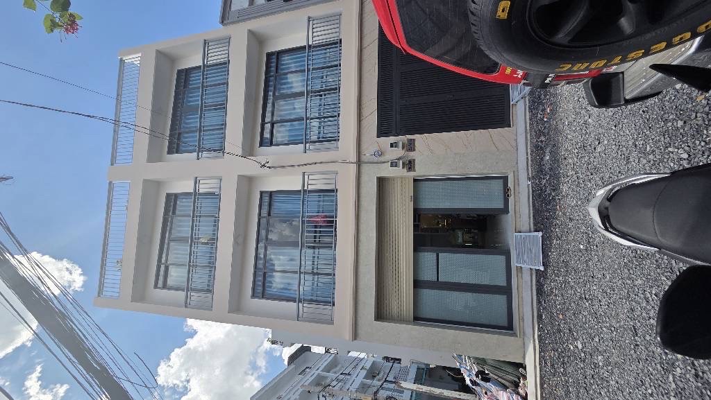 NHÀ 4 TẦNG  MỚI XÂY 100%- HẺM XE TẢI- RA CHỢ VÀI BƯỚC- TẶNG NỘI THẤT CAO CẤP