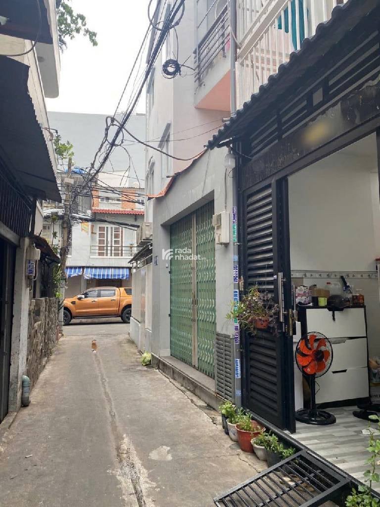 NGAY CHỢ VẢI, HẺM XE HƠI NGUYỄN SƠN, TÂN PHÚ, 30M2 NGANG HIẾM CÓ. GIẢM 550TR CHỈ 3.85T TL TỐT