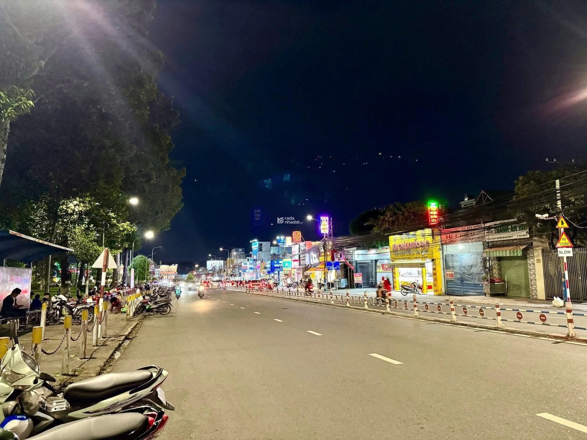 Bán mặt tiền đường bùi văn hoà biên hoà ngang 8m