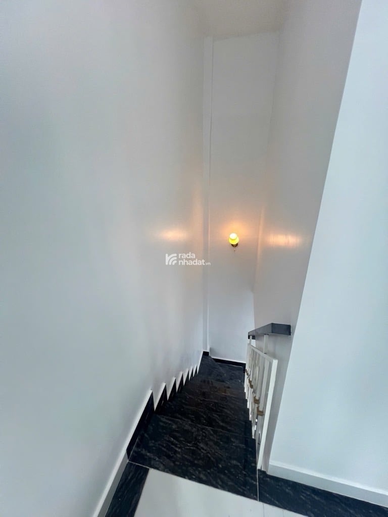 NHÀ ĐẸP 2 TẦNG BTCT FULL NỘI THẤT, NỞ HẬU SÁT HẺM XE HƠI, TRẦN XUÂN SOẠN Q7, GIÁ 3,89 TỶ