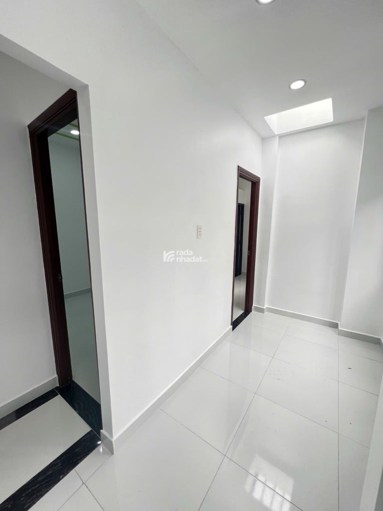 NHÀ ĐẸP 2 TẦNG BTCT FULL NỘI THẤT, NỞ HẬU SÁT HẺM XE HƠI, TRẦN XUÂN SOẠN Q7, GIÁ 3,89 TỶ