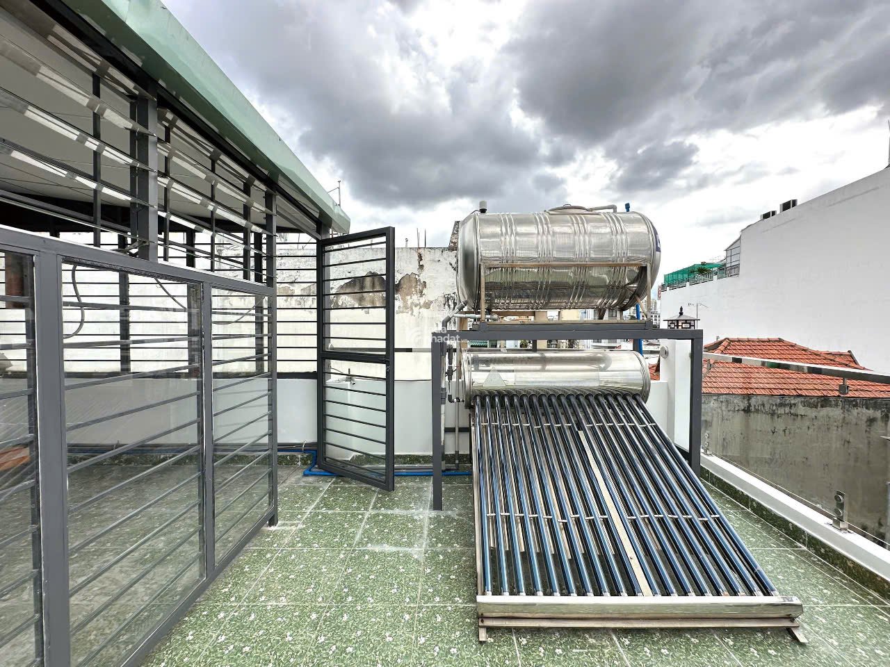 Siêu hiếm nhà HXH đường Lê Quang Định, Bình Thạnh, 50m2 tiện ích bủa vây, SHR giá 3 tỷ 220 TL